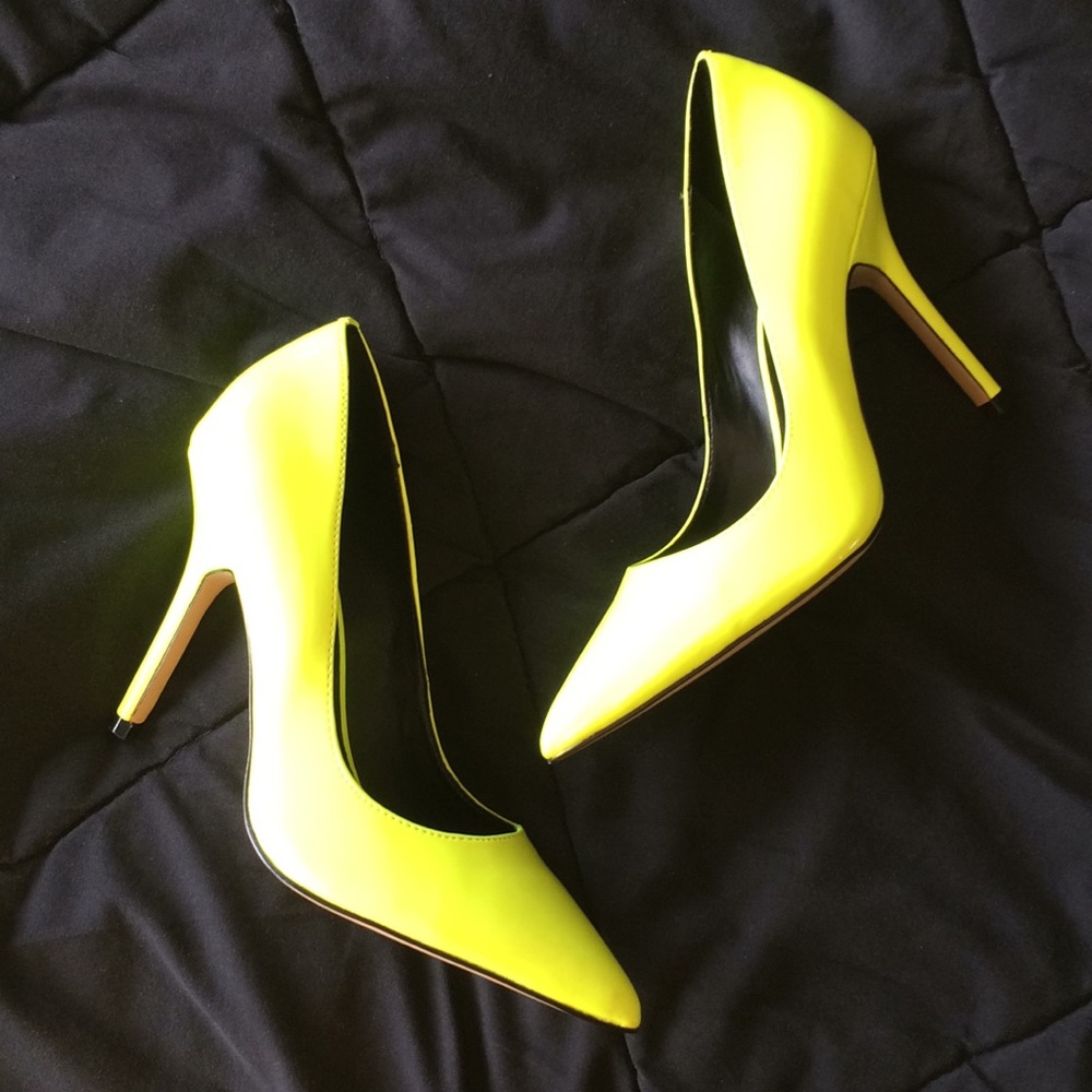 Neon yellow pumps